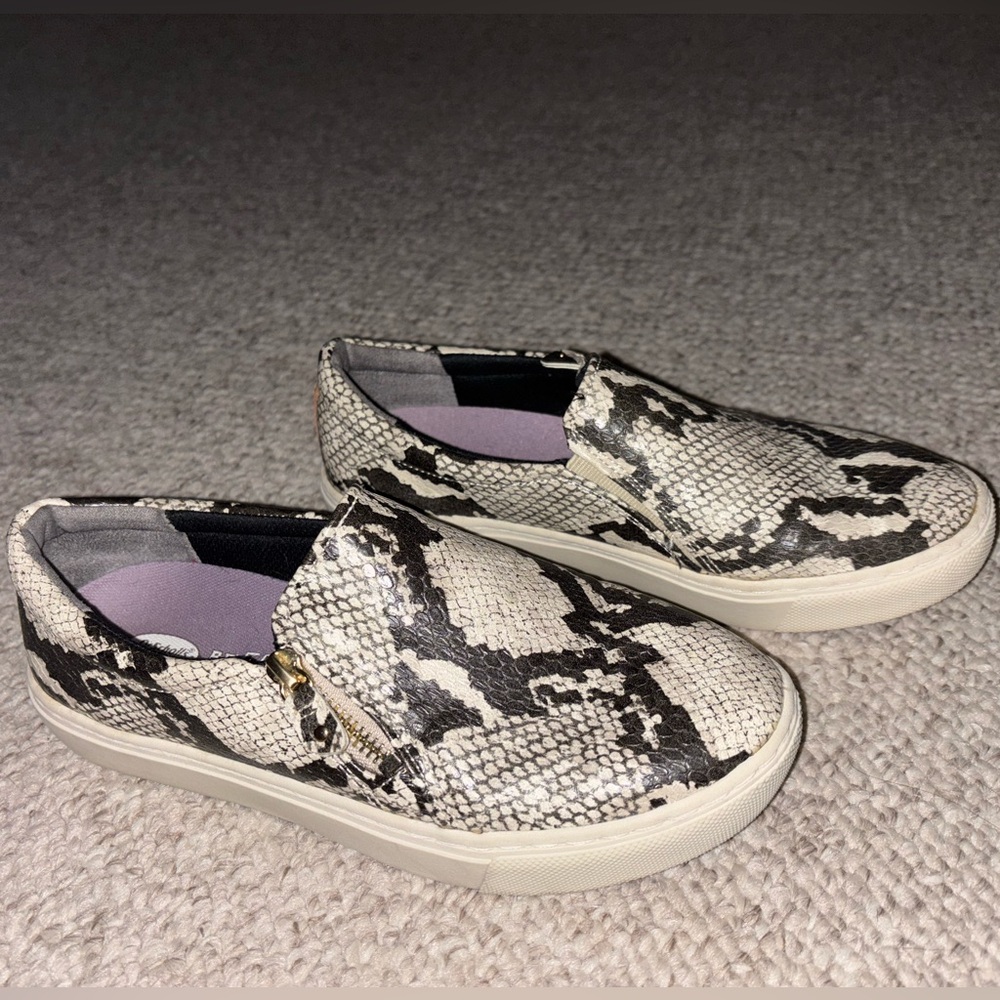 SnakeSkin Flats